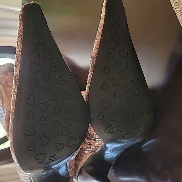 Snakeskin Patterned Knee-High Boots - Picture 3 of 5